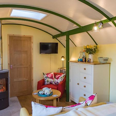 Plumcot Halt By Bloom Stays Canterbury Exteriör bild